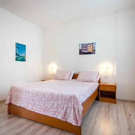 Draga With Sea View, Terrace & Parking Appartement Rovinj
