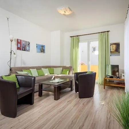 Draga With Sea View, Terrace & Parking Apartment Rovinj