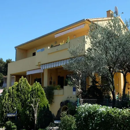 Draga With Sea View, Terrace & Parking Appartement Rovinj