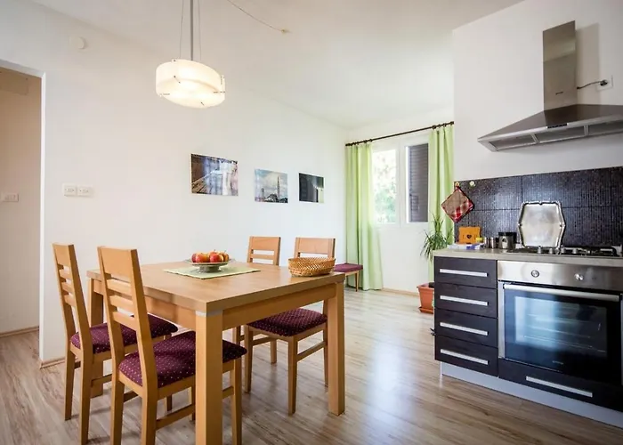 Draga With Sea View, Terrace & Parking * Rovinj